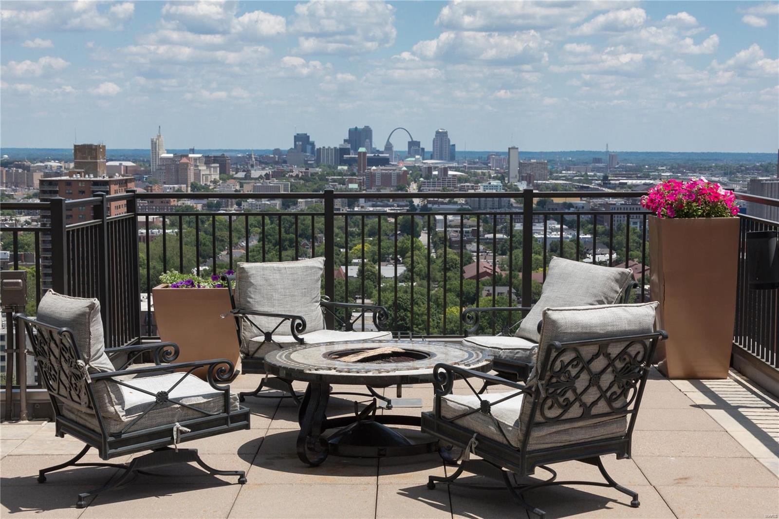 Park East Tower - Residential