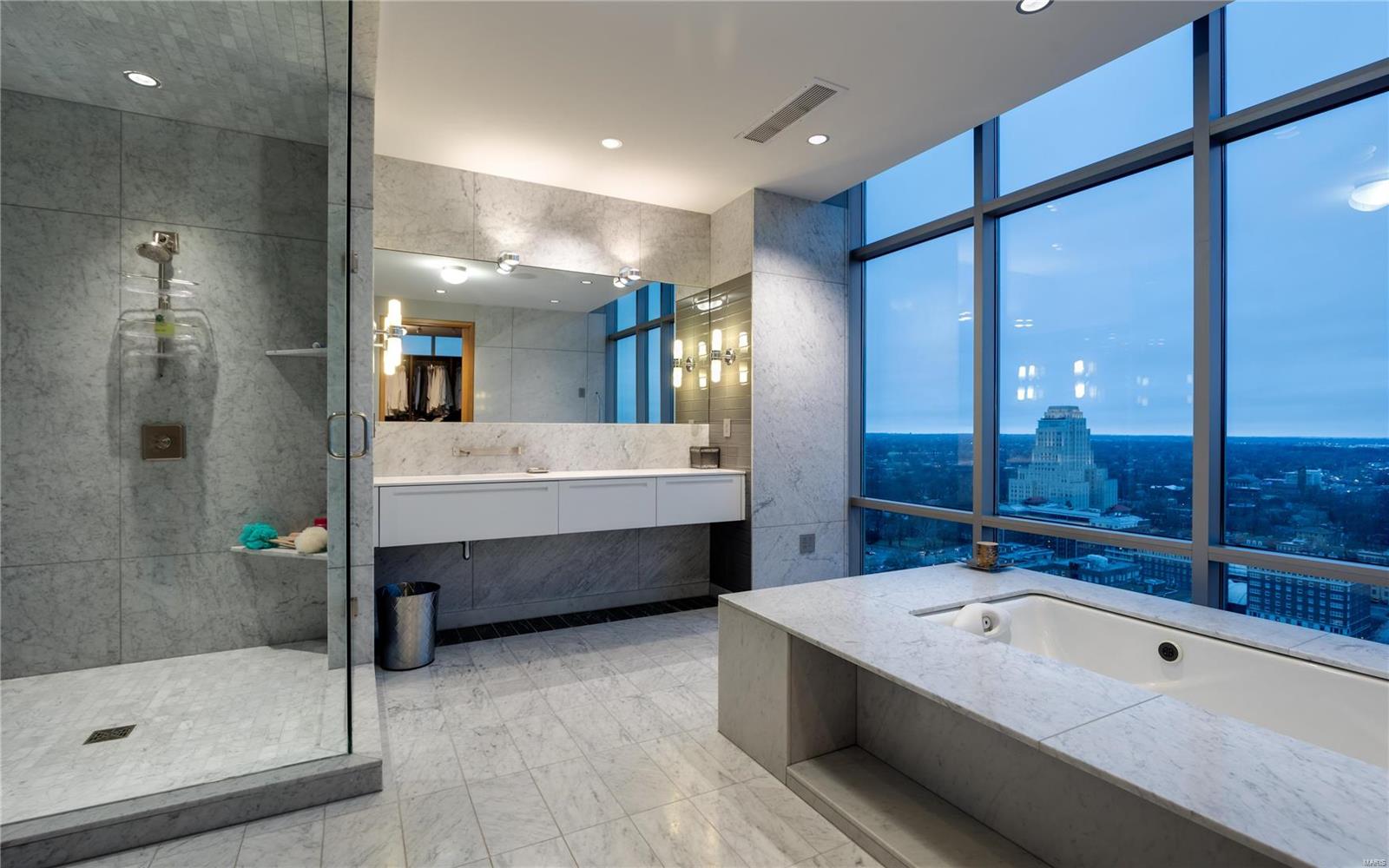 Park East Tower - Residential