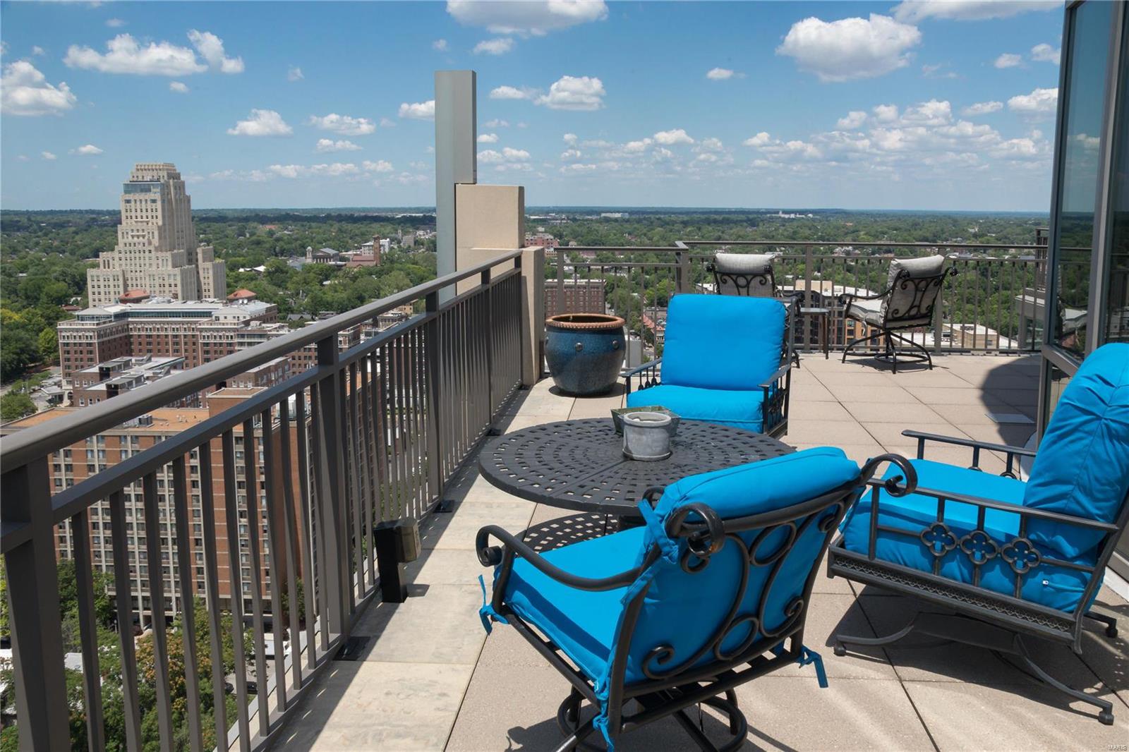 Park East Tower - Residential