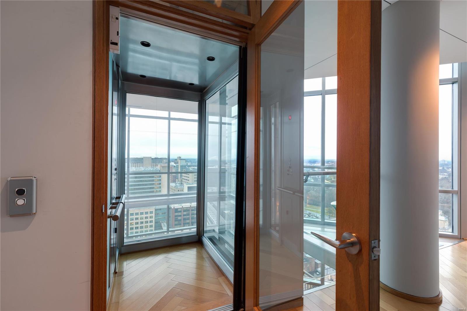 Park East Tower - Residential