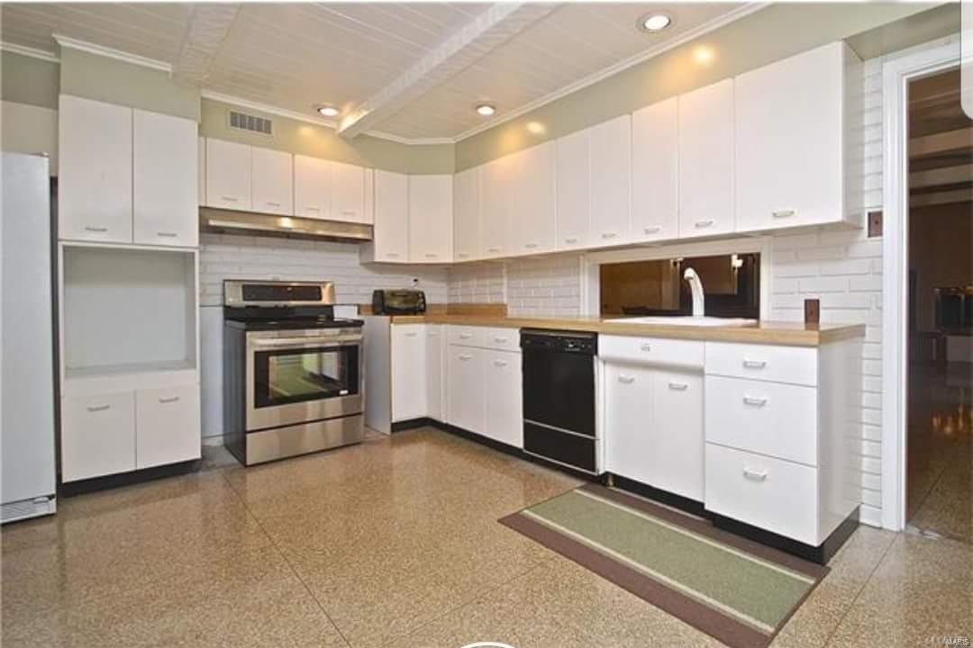 Berkshire Lts 56 Thru 59 & 66 Thru 84 - Residential Lease