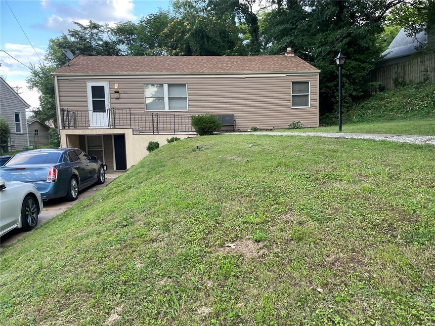 3 bedroom, 1 bath home nestled in Ferguson. Open living room. dining room combo, galley style kitchen, and hardwood floors throughout.  This home has had some updates over the last 10 years including: front siding 2016,and new roof 2020.  Please call to confirm your showing.  This is a 'As-Is" sale, Special Contract is preferred.