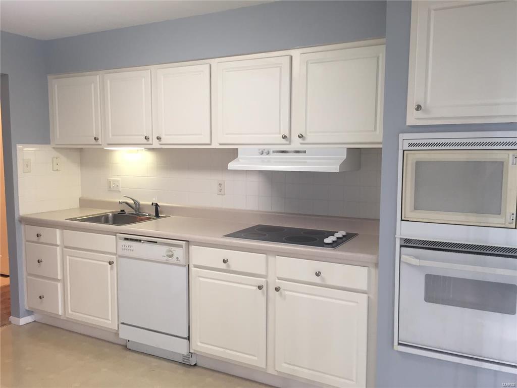 - - Residential Lease