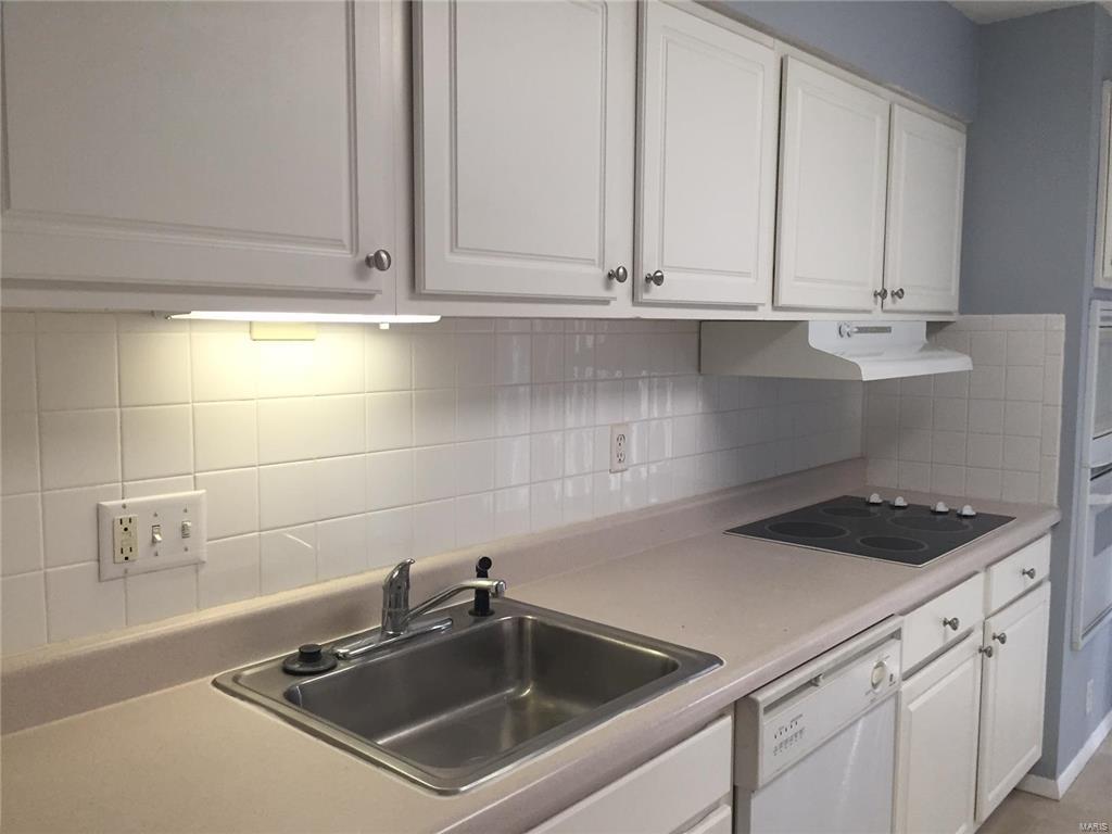 - - Residential Lease