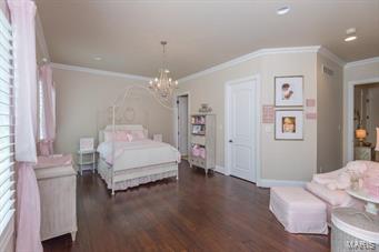 Ladue Meadows - Residential