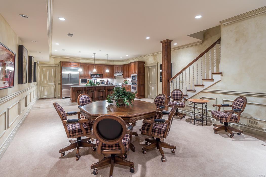 FOX RUN MANORS - Residential