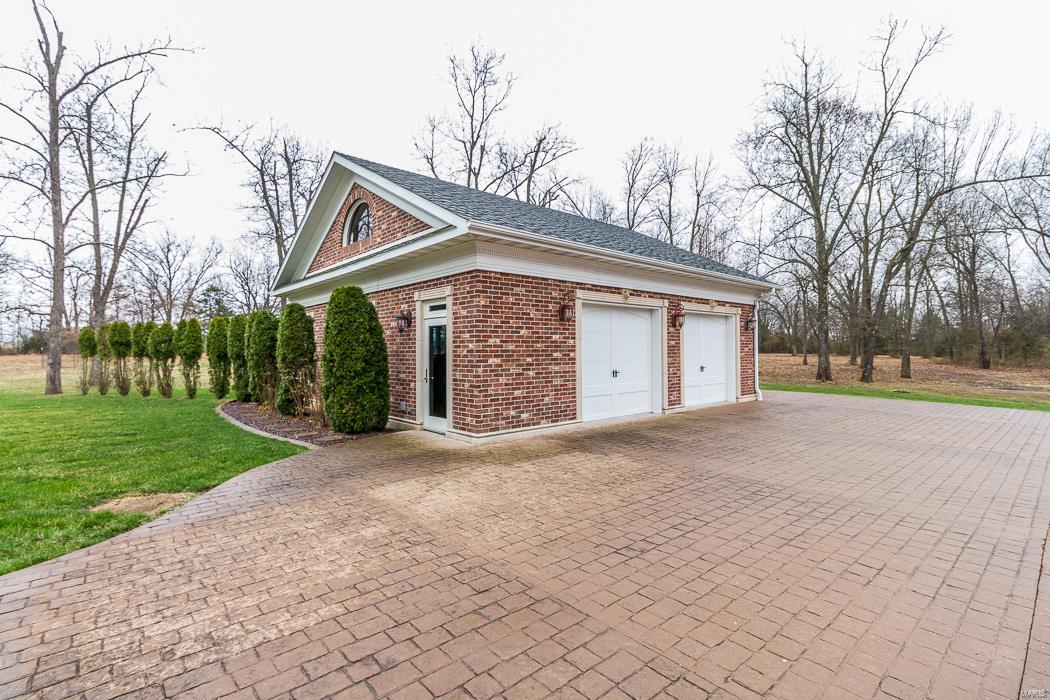 FOX RUN MANORS - Residential