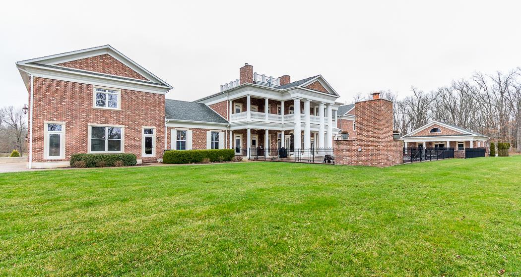 FOX RUN MANORS - Residential