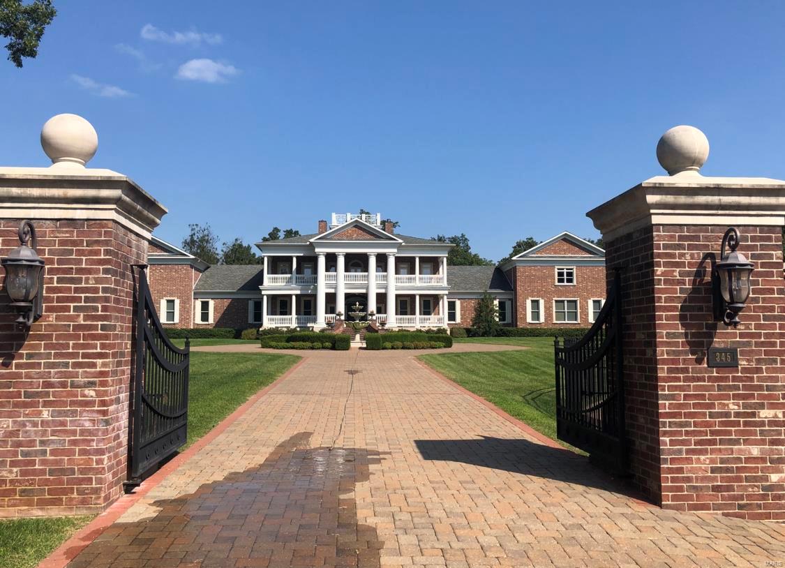 FOX RUN MANORS - Residential