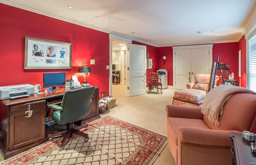 FOX RUN MANORS - Residential