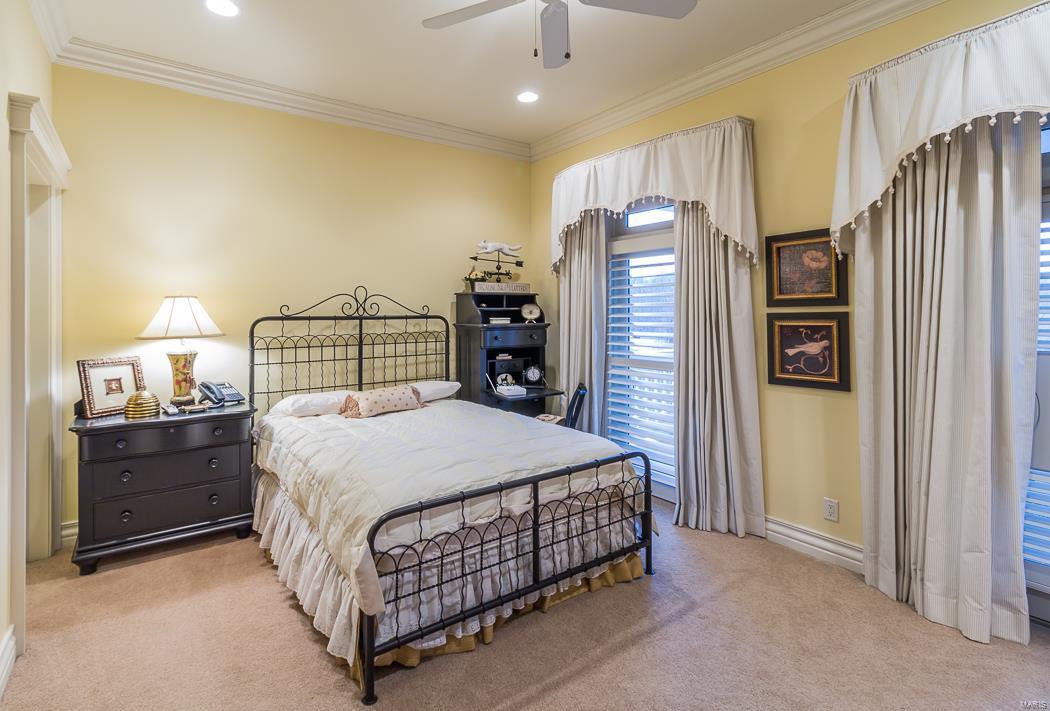 FOX RUN MANORS - Residential