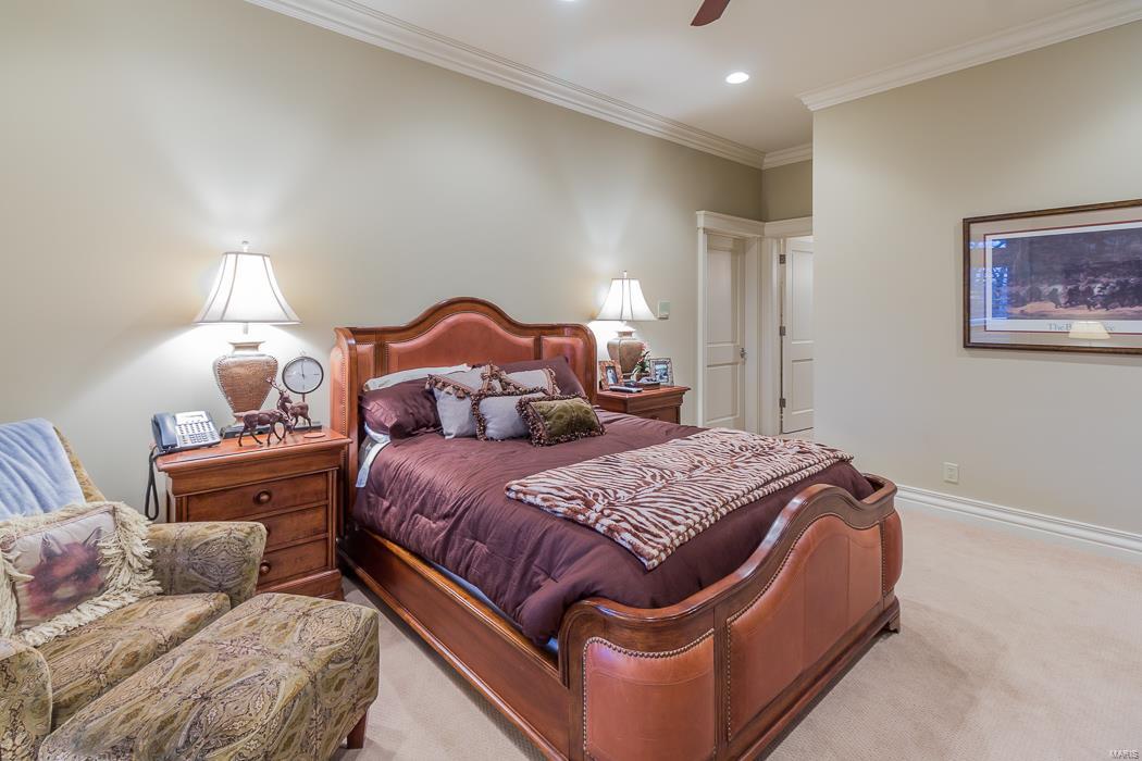 FOX RUN MANORS - Residential