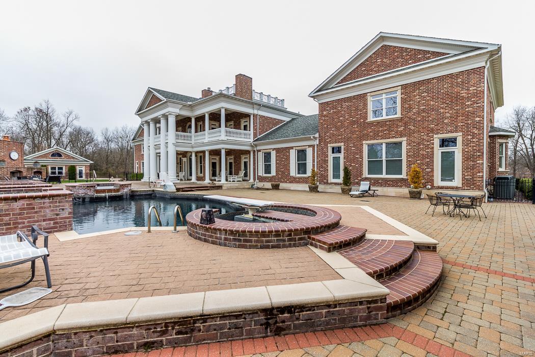 FOX RUN MANORS - Residential