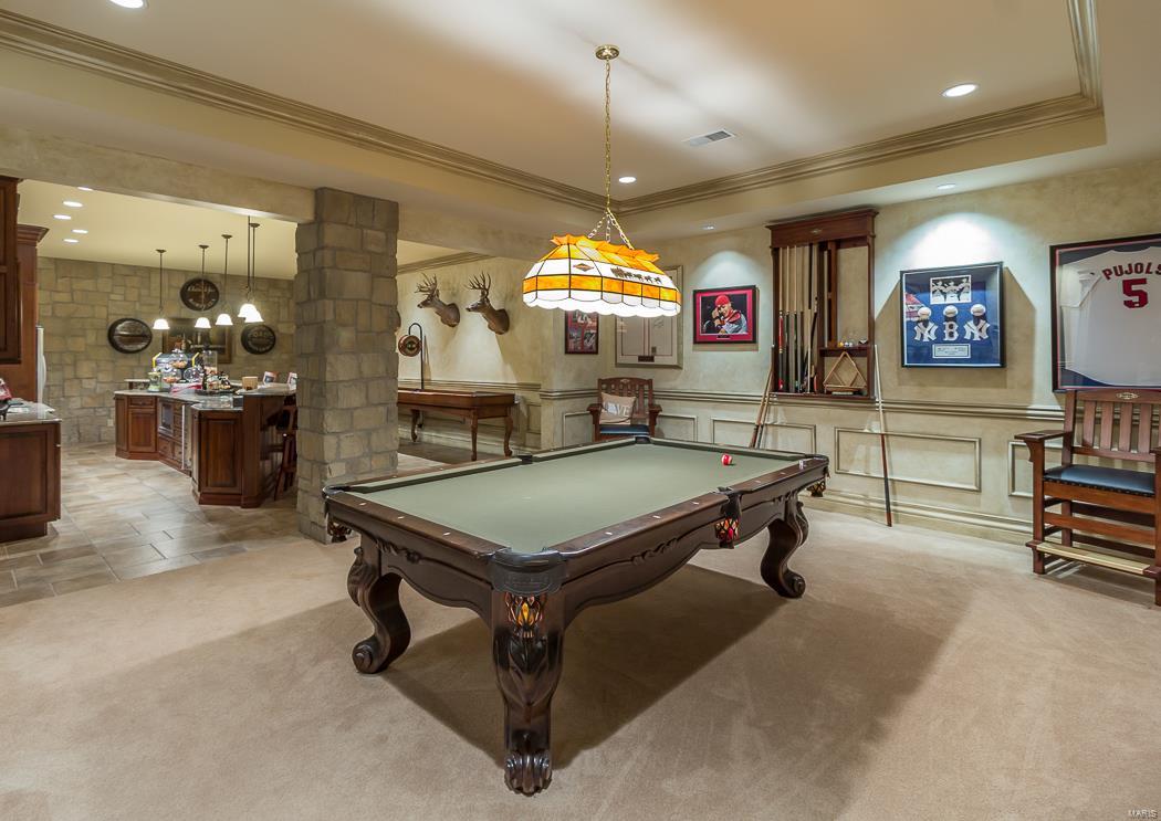 FOX RUN MANORS - Residential