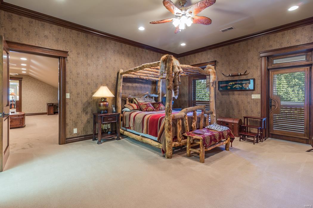 FOX RUN MANORS - Residential