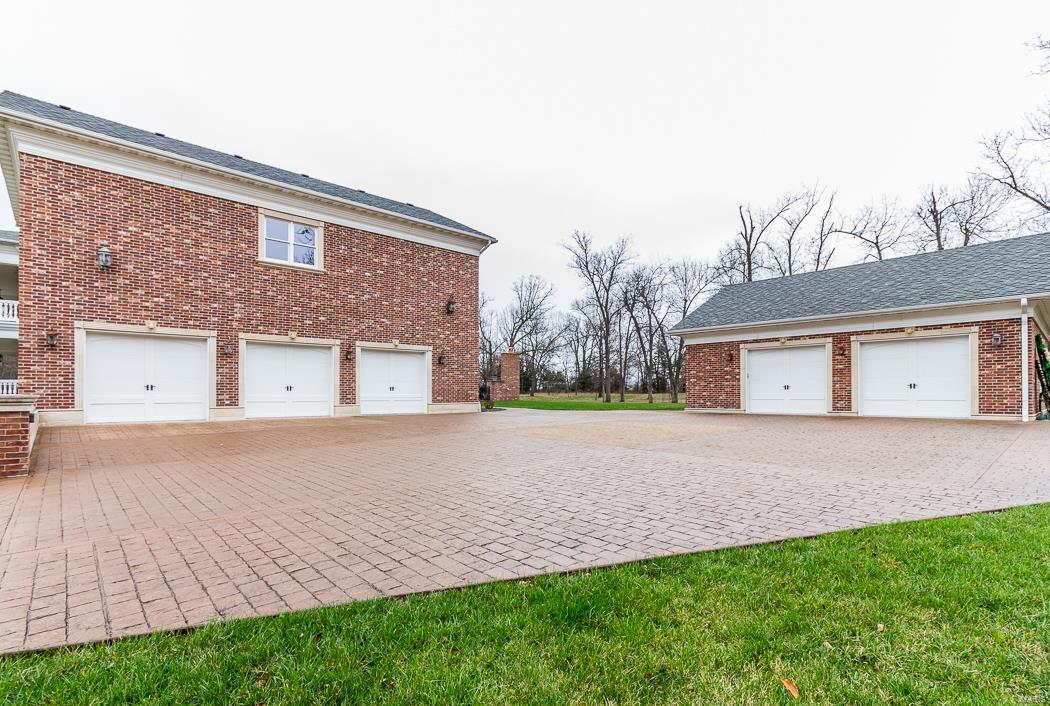 FOX RUN MANORS - Residential