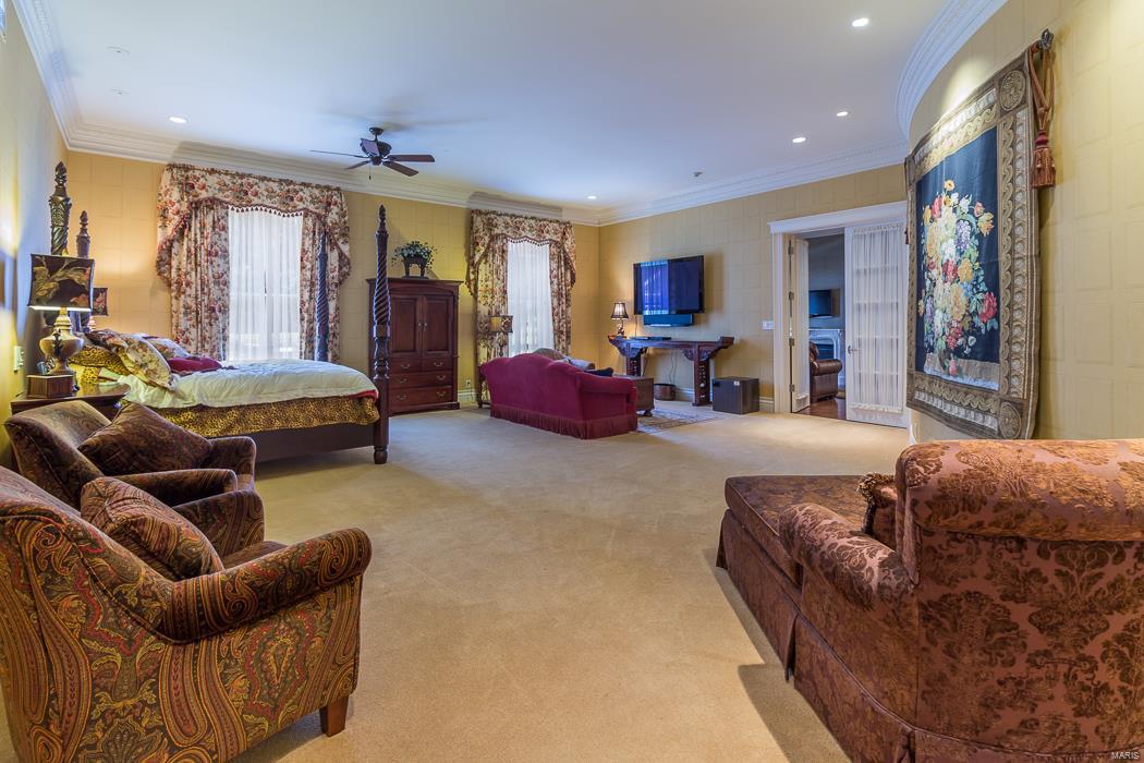 FOX RUN MANORS - Residential