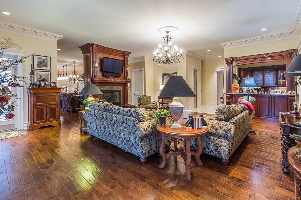 FOX RUN MANORS - Residential