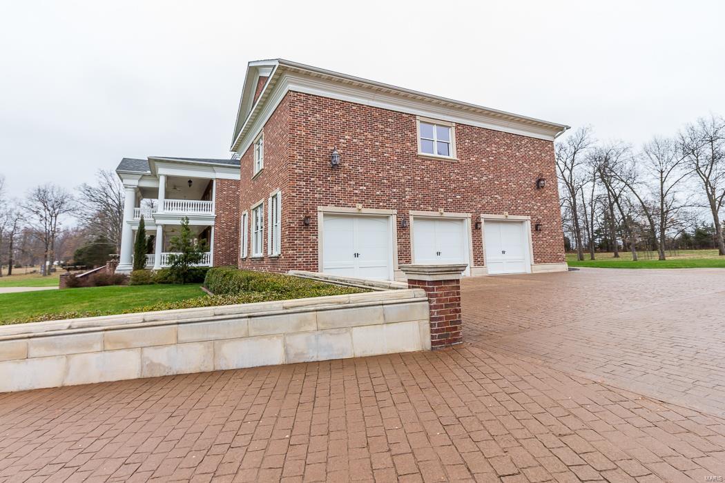 FOX RUN MANORS - Residential