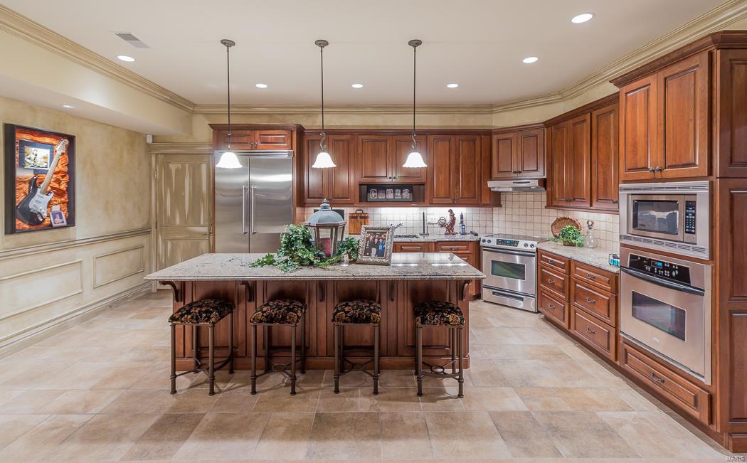 FOX RUN MANORS - Residential