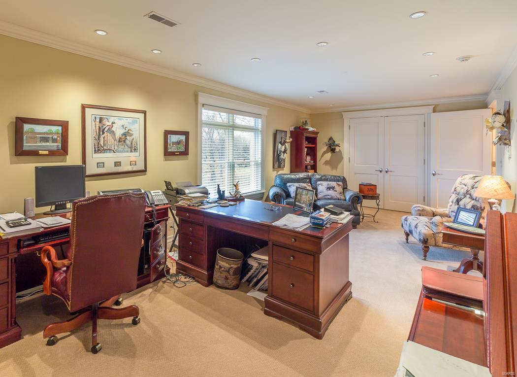 FOX RUN MANORS - Residential