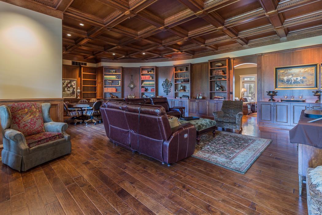 FOX RUN MANORS - Residential