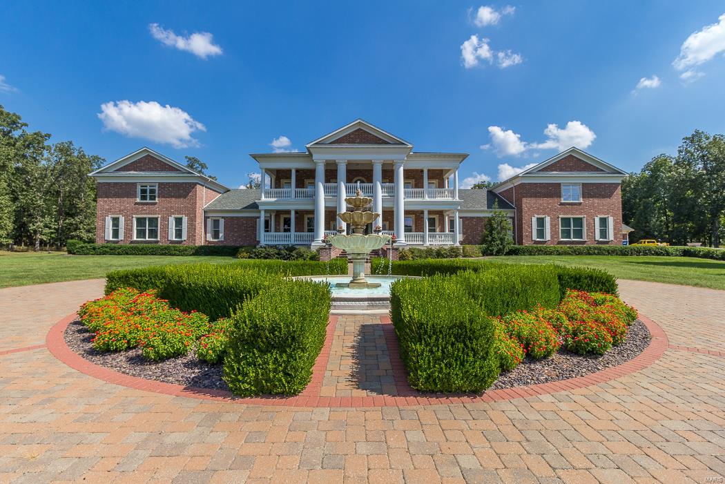 FOX RUN MANORS - Residential