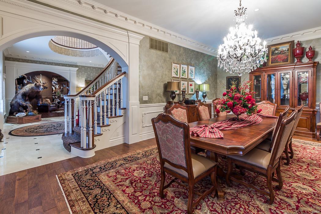 FOX RUN MANORS - Residential