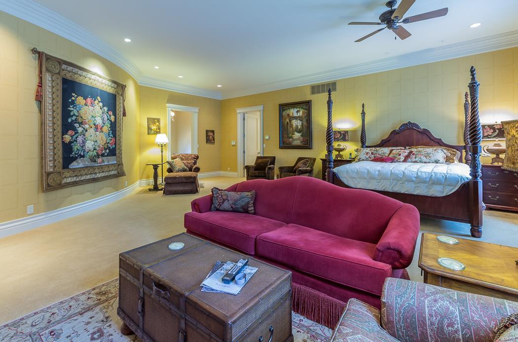 FOX RUN MANORS - Residential