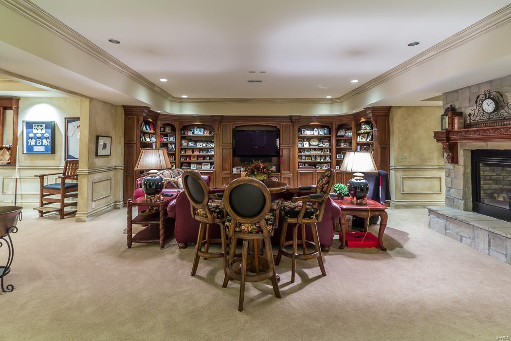 FOX RUN MANORS - Residential