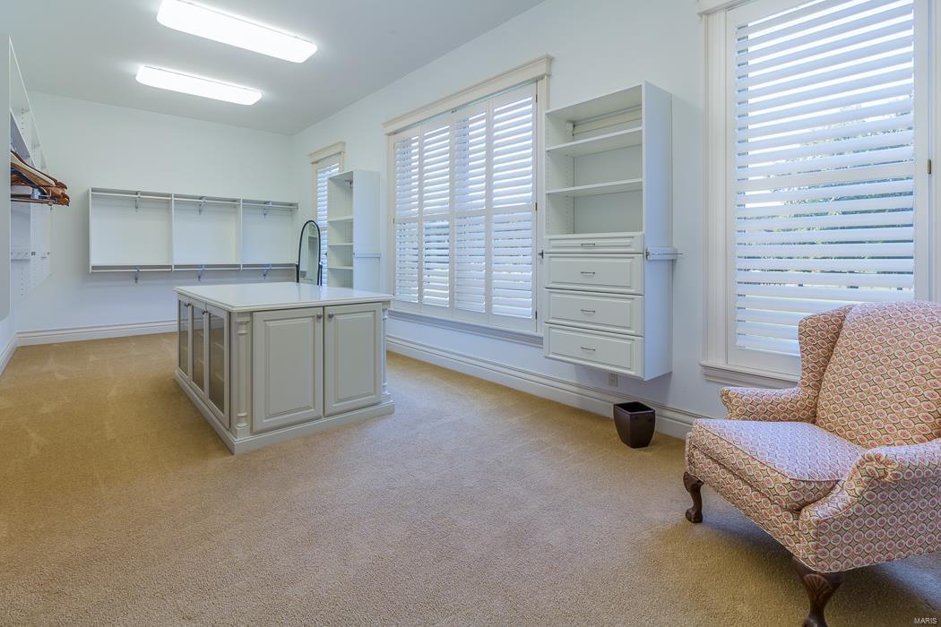 FOX RUN MANORS - Residential