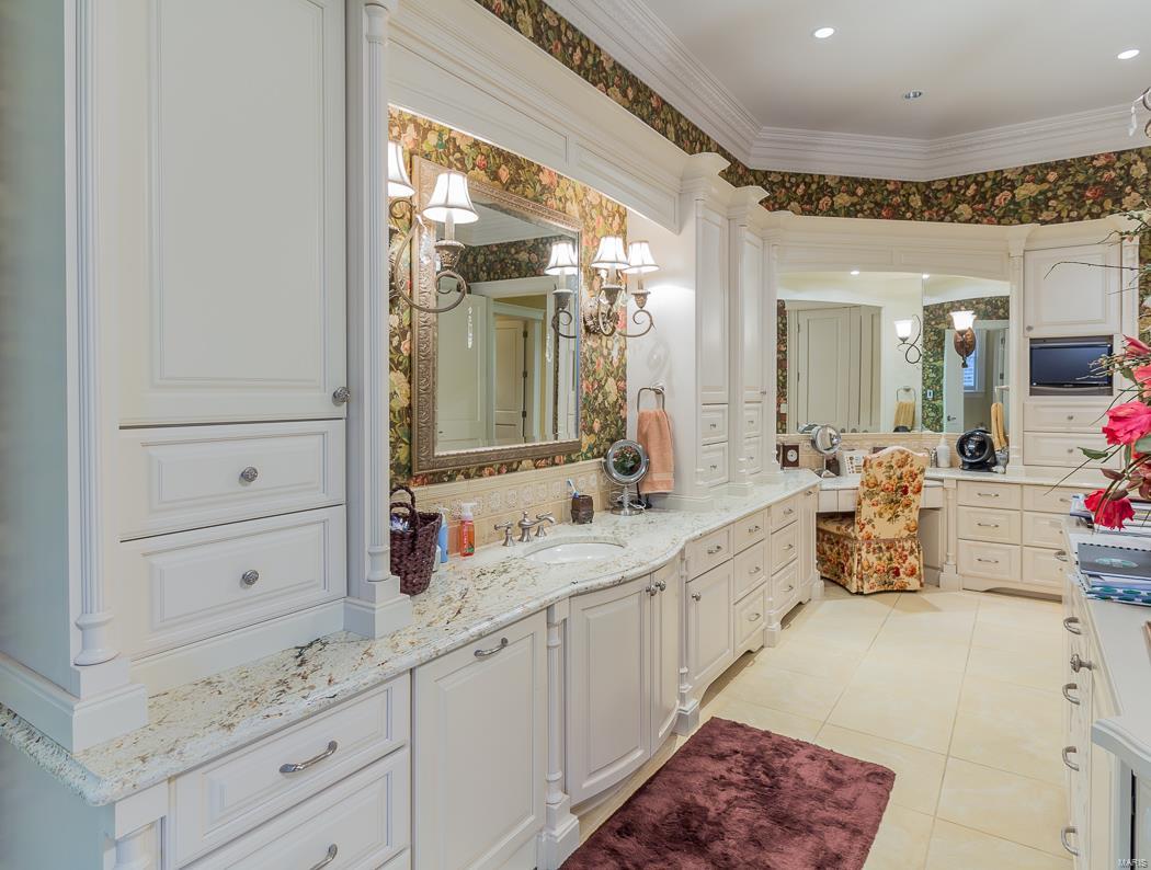 FOX RUN MANORS - Residential