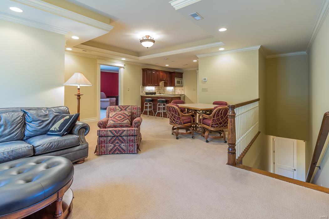 FOX RUN MANORS - Residential