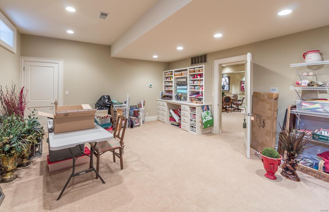 FOX RUN MANORS - Residential