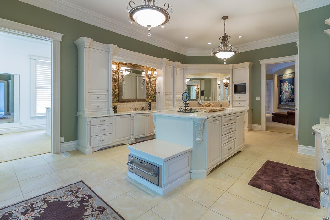 FOX RUN MANORS - Residential