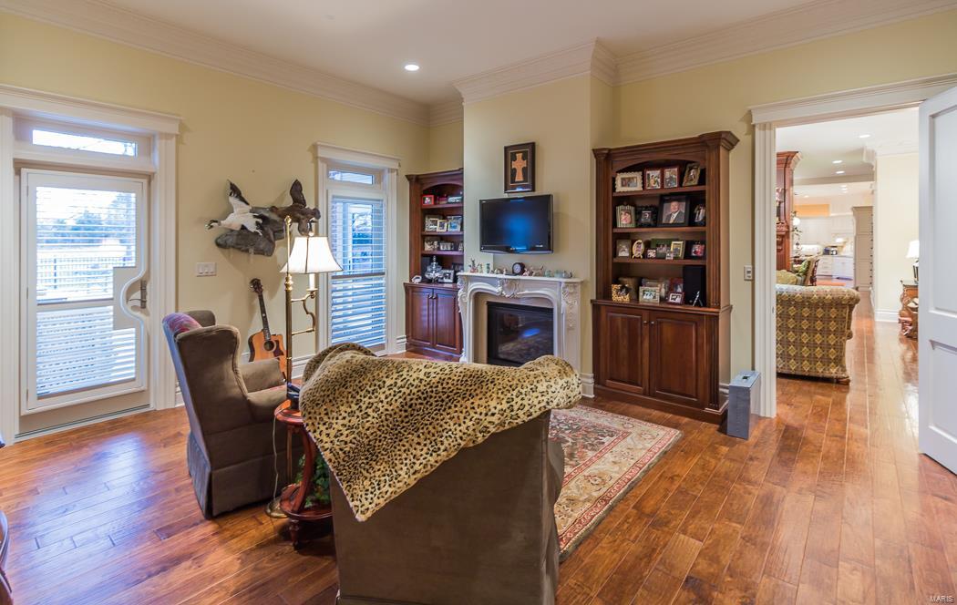 FOX RUN MANORS - Residential