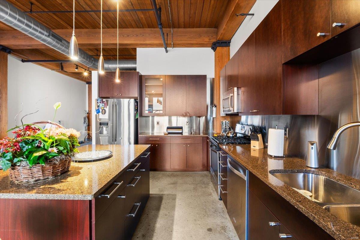 1015 Washington Avenue 408
