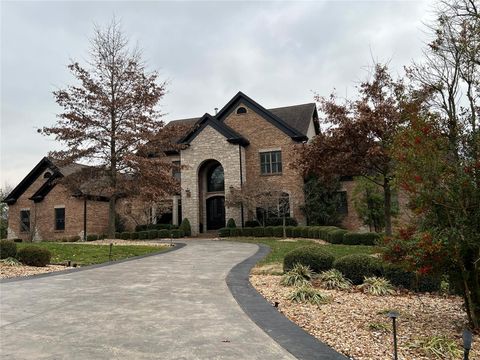 Photo of 18 Allegro Lake Estates Drive, Creve Coeur, MO 63141 (MLS # 22063146)