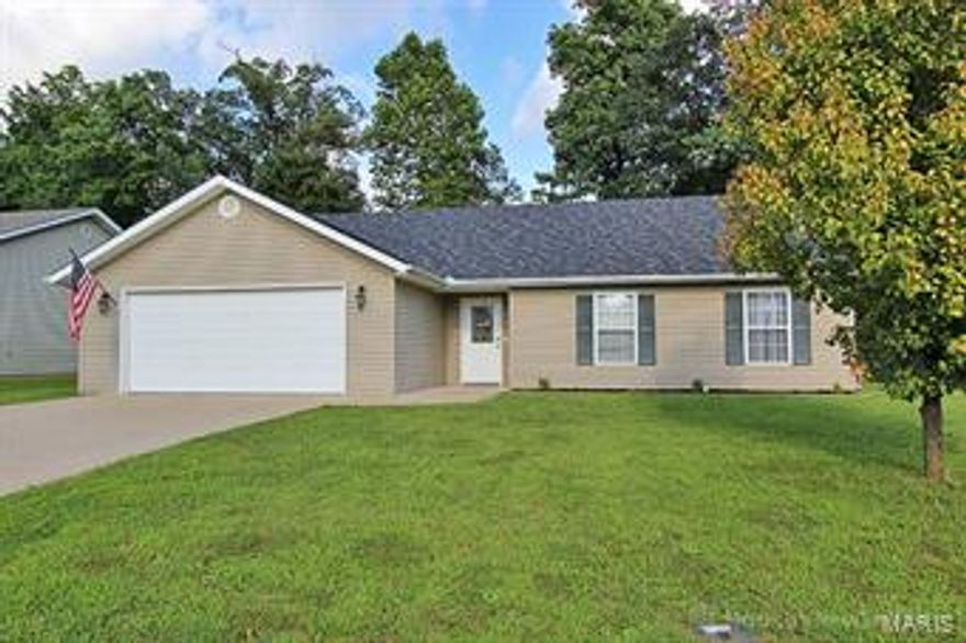 Better Hurry!  This home has everything you're looking for!  Over 1500 sq ft on one level.  Open concept with vaulted ceilings in the great room.  Wonderful master suite.  Sliding doors in the dining room open to your park-like fenced backyard.  Last house on a dead-end street for very little traffic too.  Great location to Cape but Jackson school district.