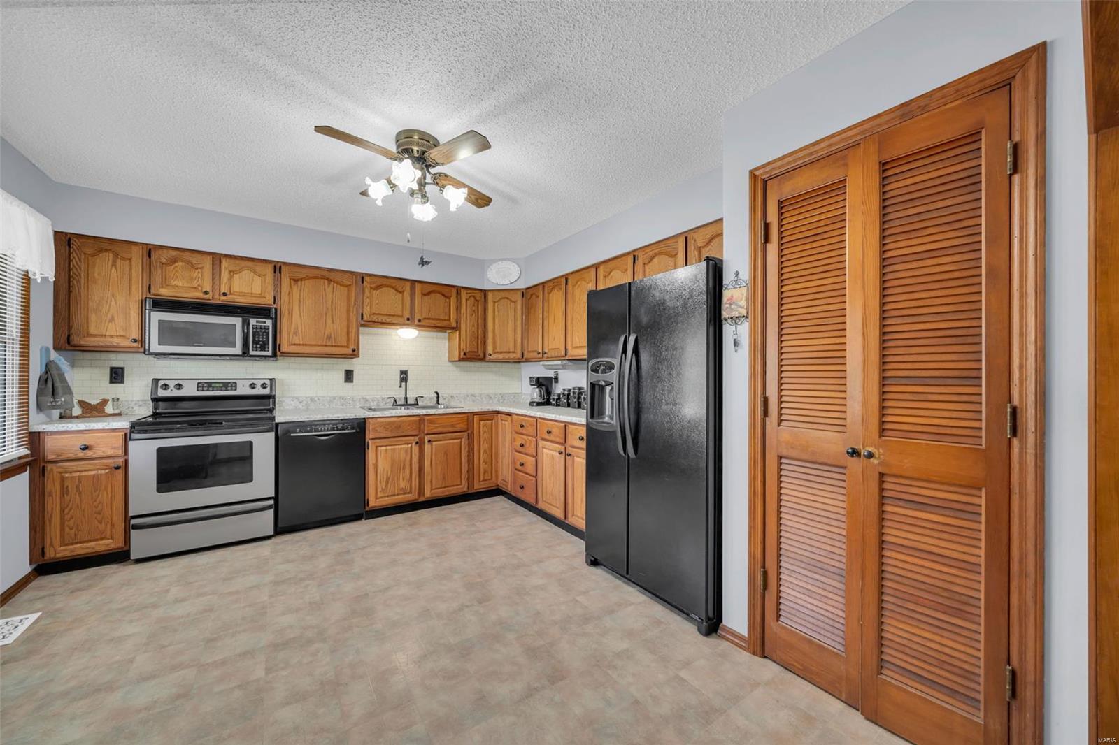 Troy, Missouri 63379, United States, 3 Bedrooms Bedrooms, ,2 BathroomsBathrooms,Residential,Pending,107723