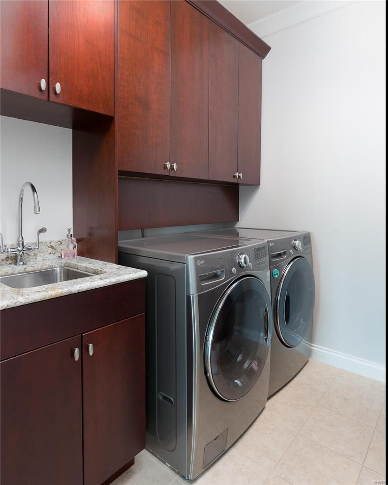 Park East Tower - Residential