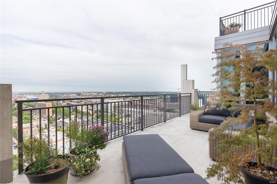 Park East Tower - Residential