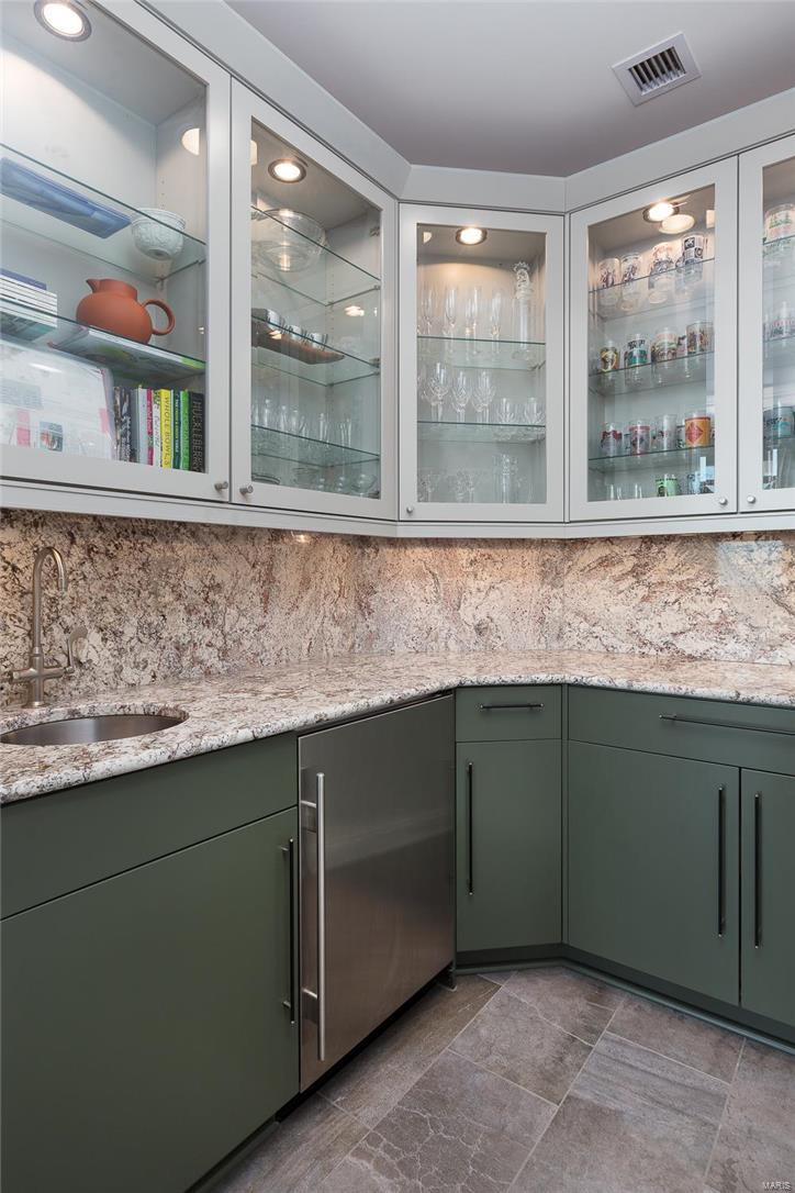 Park East Tower - Residential