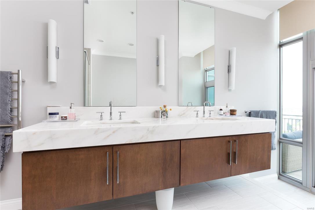 Park East Tower - Residential