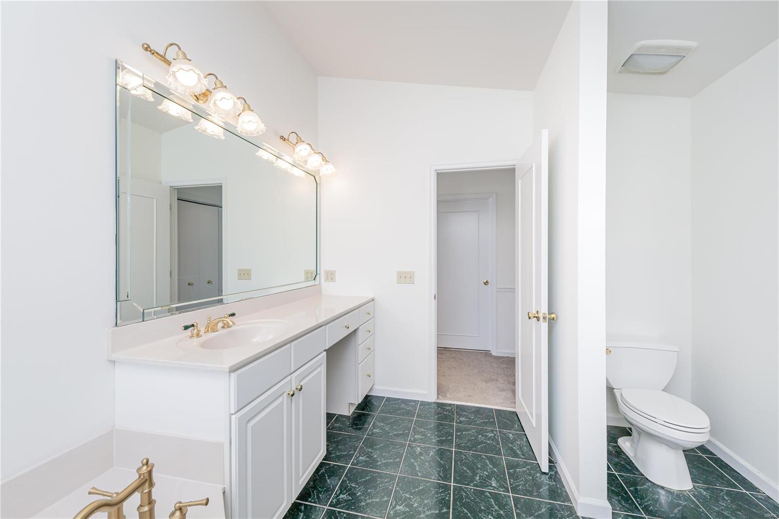 Williamsburg 2 - Residential Lease