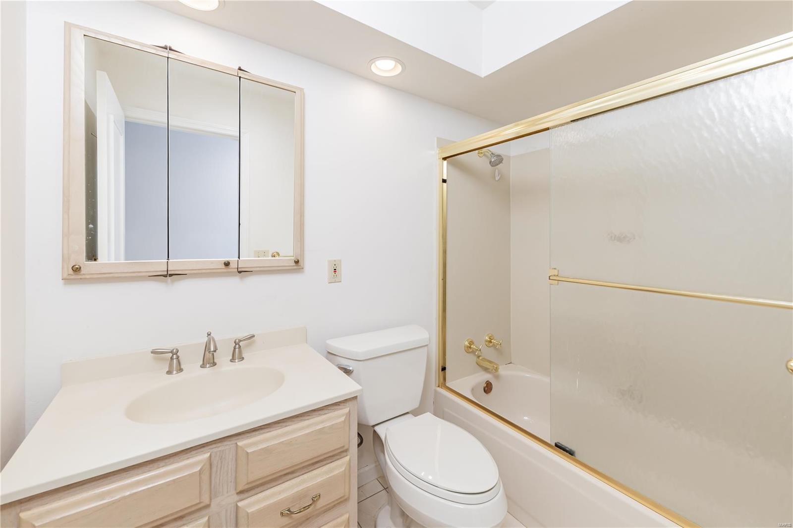 Williamsburg 2 - Residential Lease