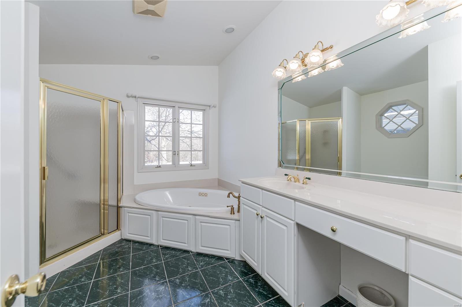 Williamsburg 2 - Residential Lease