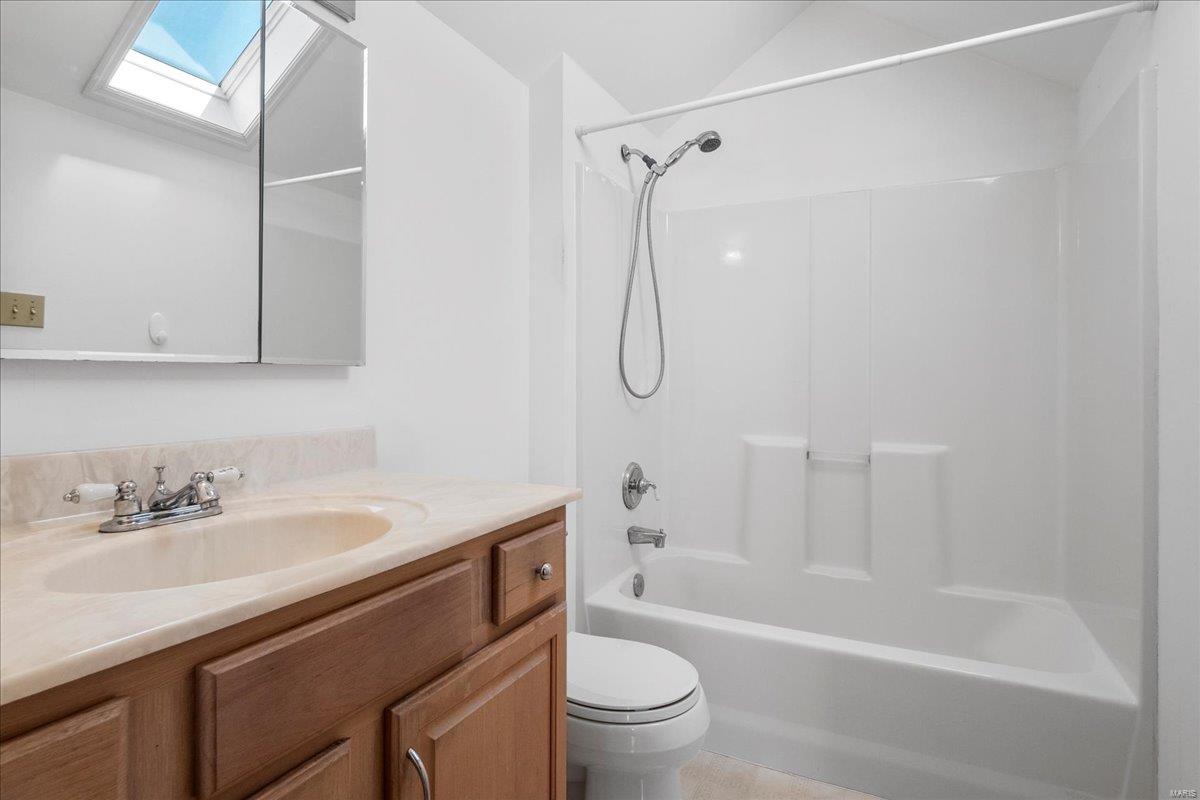 St Louis, Missouri 63117, United States, 3 Bedrooms Bedrooms, ,2 BathroomsBathrooms,Residential,Pending,101363