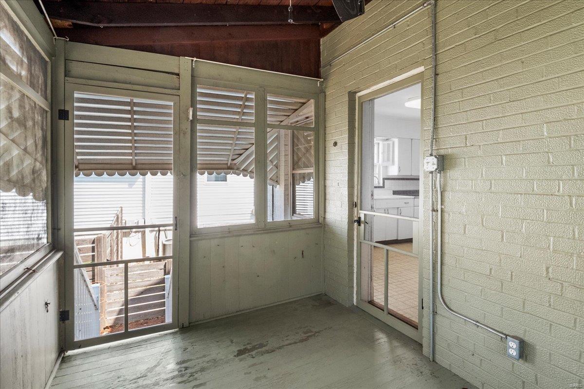 St Louis, Missouri 63117, United States, 3 Bedrooms Bedrooms, ,2 BathroomsBathrooms,Residential,Pending,101363