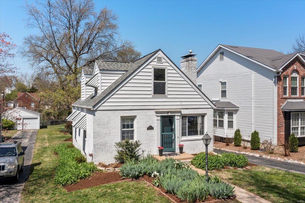 St Louis, Missouri 63117, United States, 3 Bedrooms Bedrooms, ,2 BathroomsBathrooms,Residential,Pending,101363